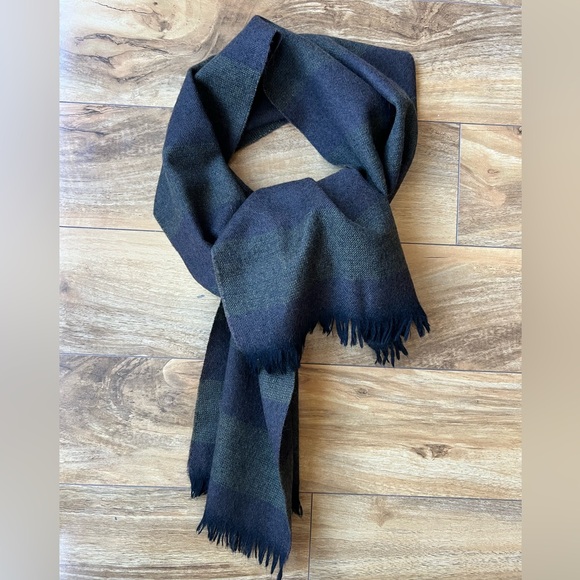 Elegant Pure Wool with Cashmere Finish Men's Scarf 25”x12” office - Picture 2 of 4